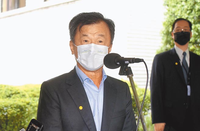 陸委會主委邱太三12日表示，蔡總統國慶講話是要強調中華民國存在的事實。（陳信翰攝）