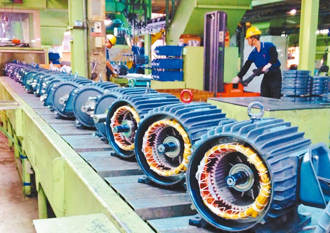 機械公會憂心，新台幣升值、原物料短缺和航價上揚，恐吃掉廠商毛利約2成。（本報資料照片）