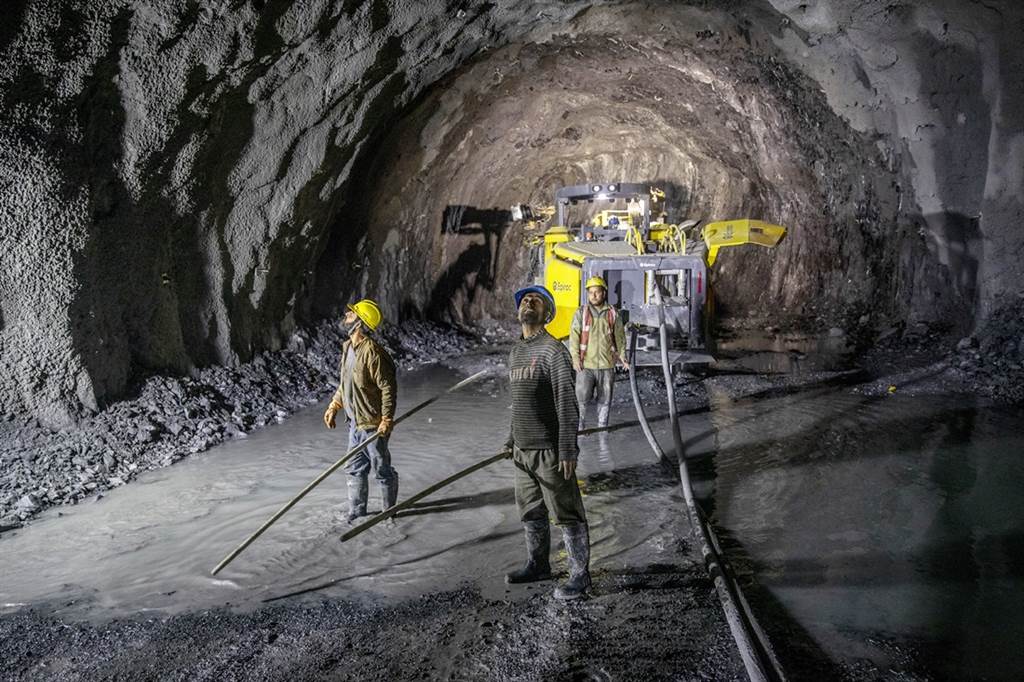 印度打造連通拉達克及克什米爾的隧道。（圖／美聯社）