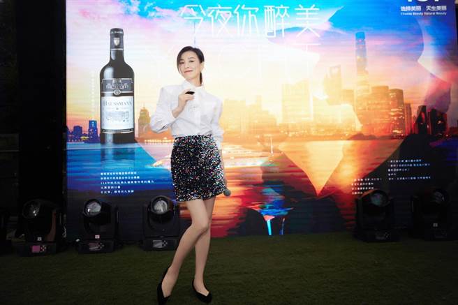 52岁的张庭，外型依旧年轻亮丽。（tst达尔威提供）