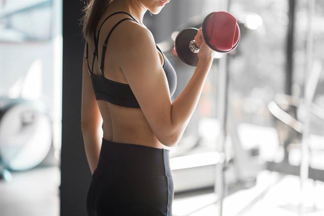 不少人抽中500元动滋券，却喊说不想领，因为今年规定不能拿去买运动用品，只能用在运动赛事或运动场所。（图／Shutterstock）