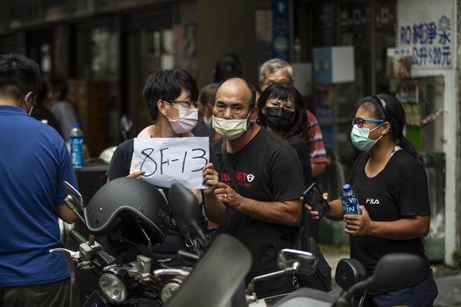 消防局預估稍晚OHCA人數可能超過30人。 （袁庭堯攝）