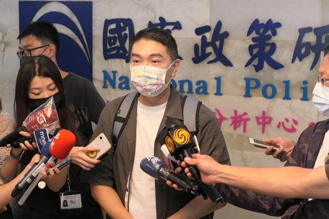 前国民党立委谢国梁今天正式宣布投入2022年基隆市长选举。（赵婉淳摄）