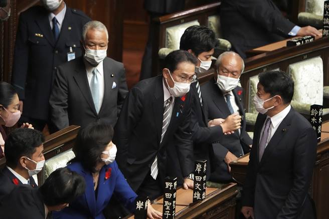 眾议院下午将召开院会，由议长宣读解散诏书后，眾院完成解散。(图/美联社) 