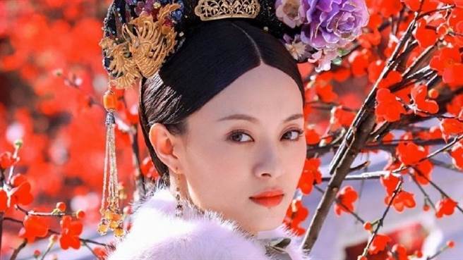 《后宫甄嬛传》的导演透露饰演甄嬛的第一人选其实不是孙俪而是另一位女星。（图／微博）