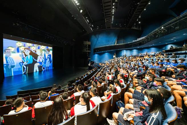 台中國家歌劇院推出「藝起進劇場—戲劇篇」活動，演出前先學習劇場小知識。（國家歌劇院提供／陳淑芬台中傳真）