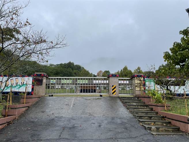 因台東縣南橫公路坍方，霧鹿國小（見圖）及分校仍有15位老師仍無法返校。（霧鹿國小提供／蔡旻妤台東傳真）