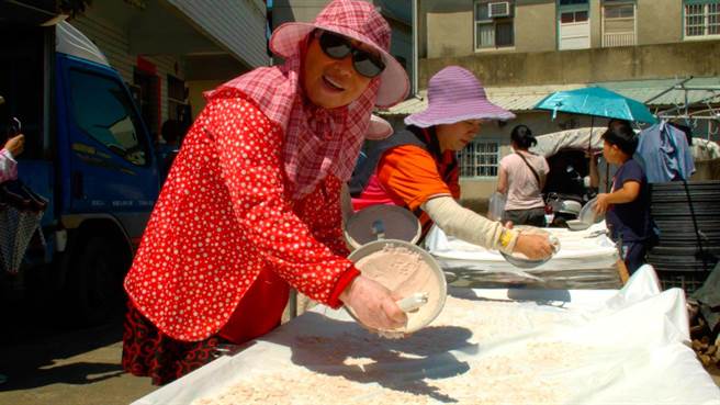 《老鹰之手》主角，硕果仅存阿嬷级藕农邓素玉。（天马行空提供）