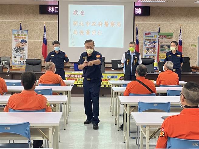 新北市政府警察局林口警分局举办交通义勇警察常年训练，警察局长黄宗仁亲自到场主持，，盼透过训练，凝聚共识，与感情交流，才能有效达成警民合作，共维治安。(戴志扬翻摄)