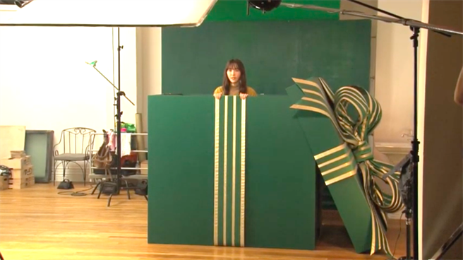 新垣結衣拍攝巧克力廣告。（取自YouTube）