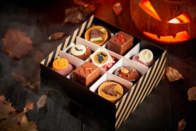 台北福华大饭店推出万圣节版的「甜点九宫格」。（台北福华大饭店提供）