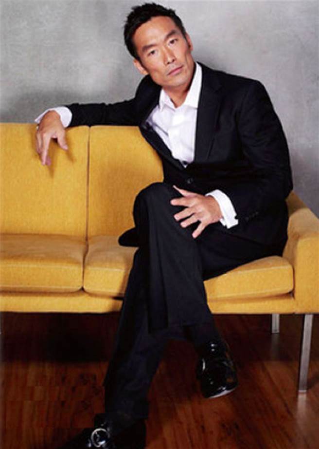 港星鄭浩南當年衰遭影射為集郵男星，又氣又冤枉。(取自鄭浩南微博)