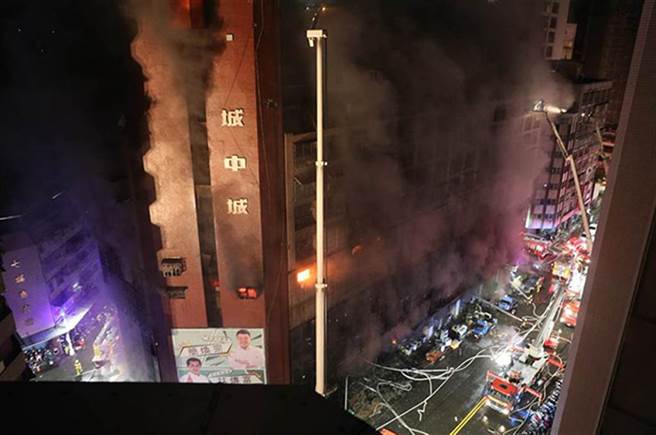 据悉当时有1对情侣在该处喝酒厮混，女方当时有点燃蚊香、香灰，而当晚2人还发生口角，是否后续为蓄意纵火或香灰余烬意外酿灾，目前检方未证实。（资料照）