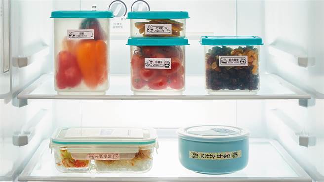 Epson iLabel App中擁有百種原廠標籤貼紙搭配多元字型與符號邊框，只要下載即可製作專屬標籤。（Epson提供）