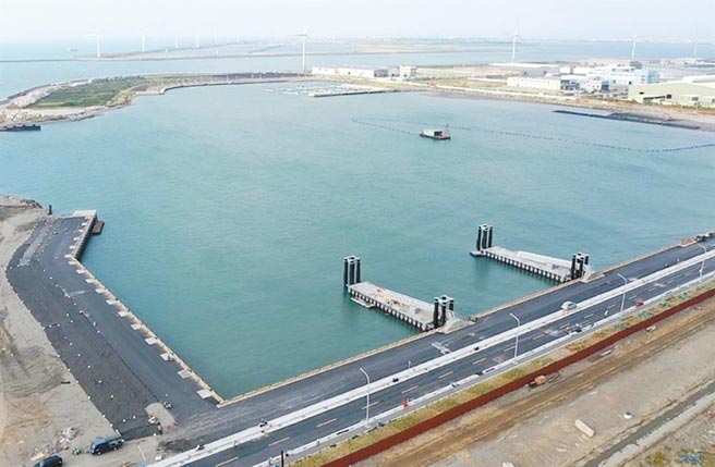彰濱離岸風電運維基地第一期新建工程落成。（彰化縣政府提供／吳敏菁彰化傳真）
