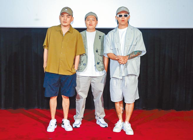 玖壹壹的春风（左起）、洋葱以及健志昨出席实境节目《极岛冒险2》媒体特映会。（粘耿豪摄）