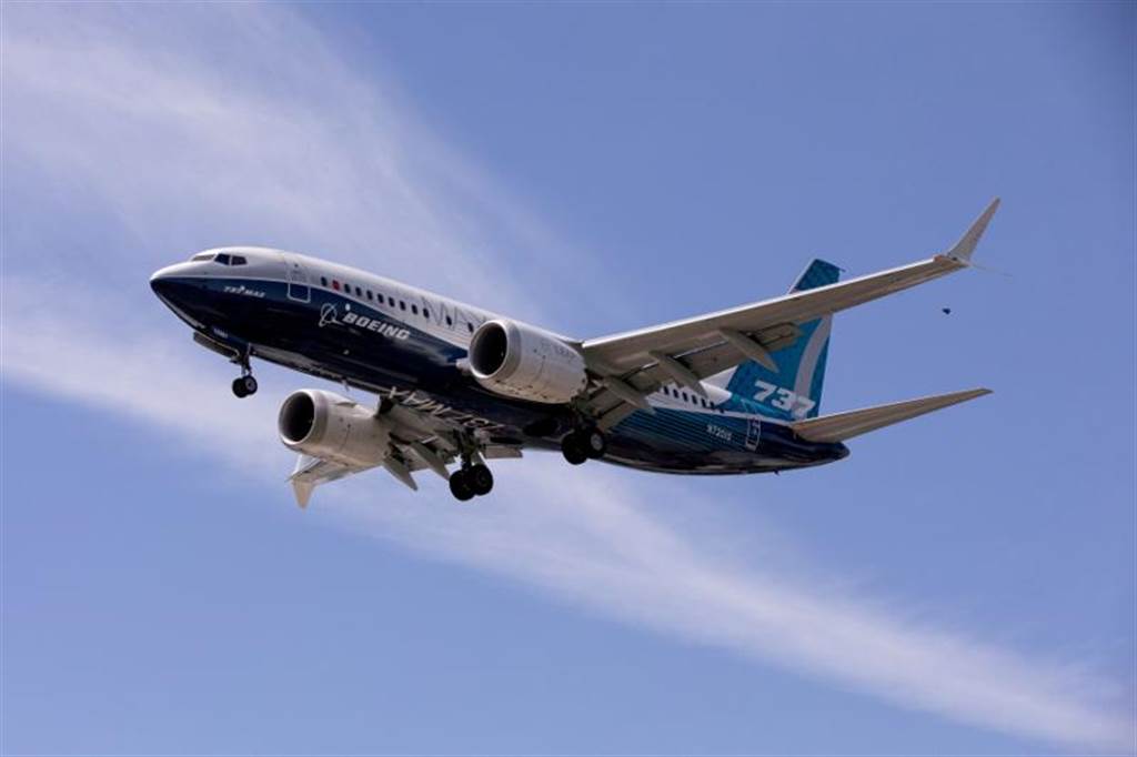美国联邦大陪审团今天指控一名前波音主要试飞员在737 MAX认证期间误导航空监管机关。波音的737 MAX机型在2018年到2019年发生两起空难，总计造成346人罹难。图/路透社(photo:ChinaTimes)