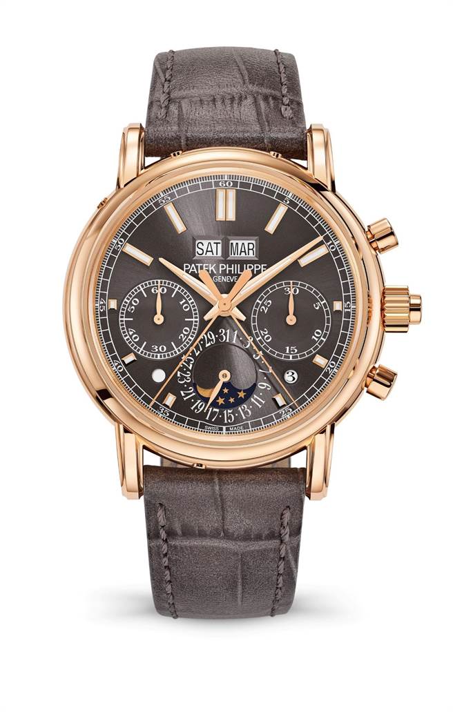 百达翡丽编号5204R-011玫瑰金双秒追针万年历腕表，903万9000元。（Patek Philippe提供）