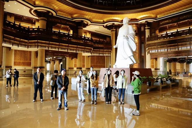 参观孙子文化园。（图/蔡如瑜提供）