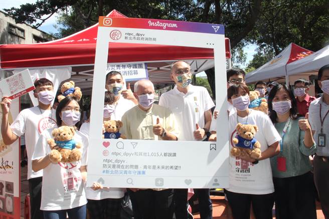 副市長謝政達、消防局長黃德清等人參加「輔大一甲子，防災逗陣行」全民國防教育防災宣導活動（戴上容攝）