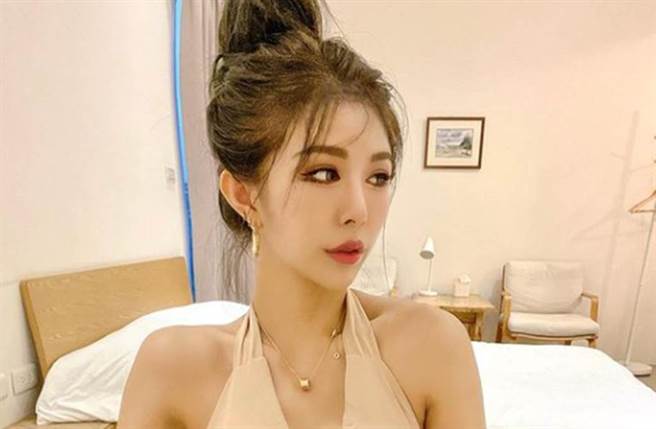 JFK女郎高萱KIMMY从柜姐转型为网红直播主。（图／kimmy.1126 IG）