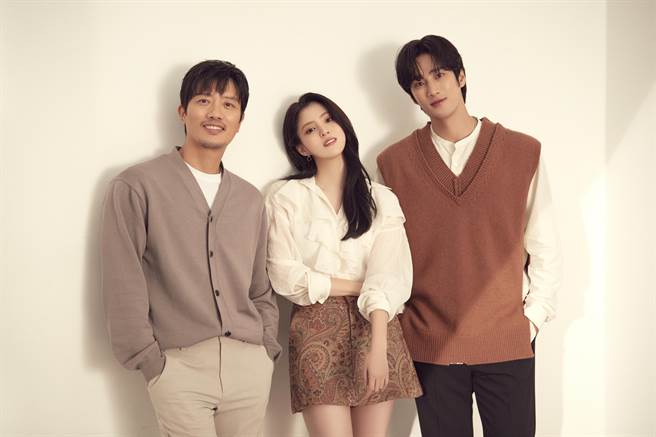 朴熹洵（左起）、韩韶禧、安普贤为主演《以吾之名》接受台媒访问。（Netflix提供）