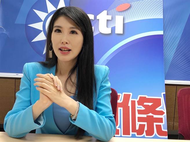 刘盈秀说，「我发现我还满喜欢转型的，可以把从小到大累积的能量大爆发。(摄影王雅芬)