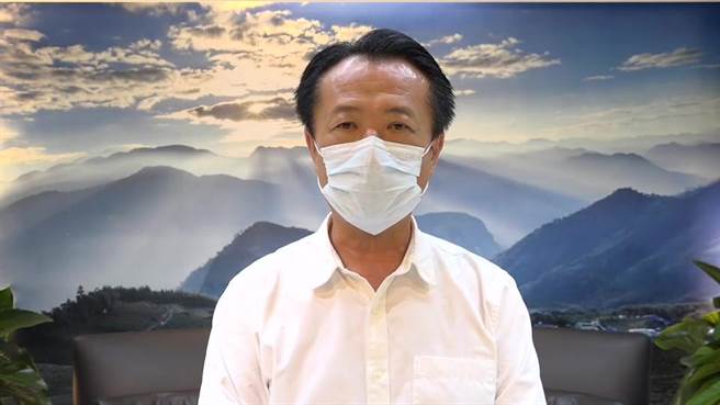 高雄城中城大楼大火，嘉义县长翁章梁宣布捐1个月薪水。（廖素慧摄）