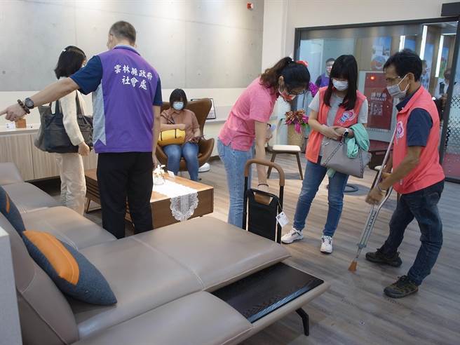 云林县「智能居家生活馆」，帮助云林长者独自居家生活。（张朝欣摄）