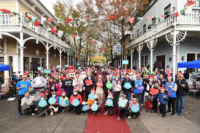 莊福文教基金會《愛心圓夢∞希望共學》再升級，讓偏鄉及弱勢孩童都有機會來到六福村學習。(六福旅遊集團提供)