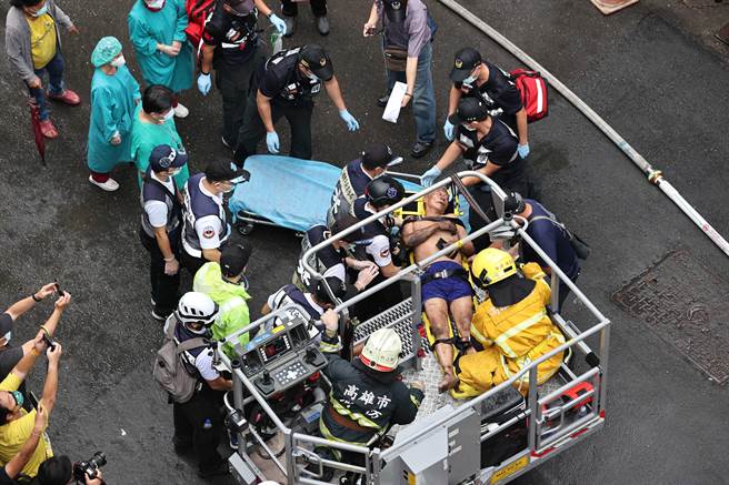 高雄城中城大楼恶火夺46条人命。（香港中通社）