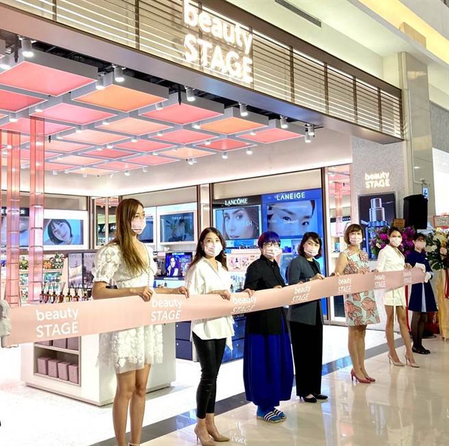 beautySTAGE美丽台首度跨出馆外，开全台最大店。图／李丽满