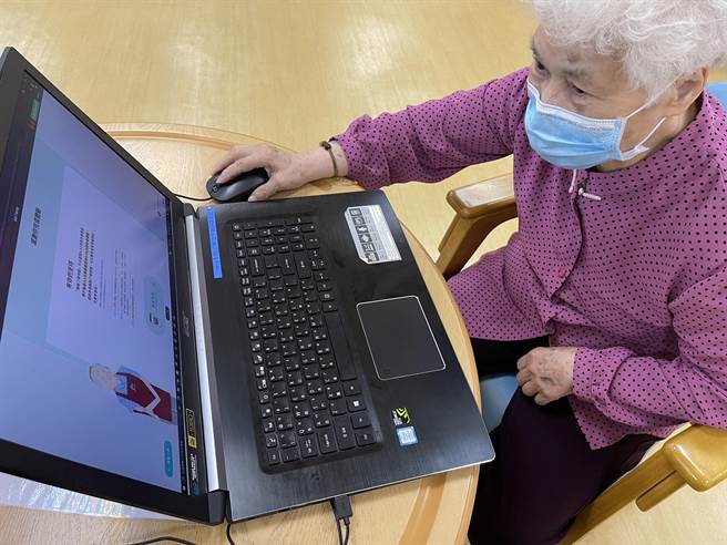 让民眾能用不同方式一起关注失智症，统一超商与天主教中华圣母基金会、一粒麦子基金会、弘道老人福利基金会、屏东基督教医院社福团体，推动「加减新生活-银龄新生活！」。（天主教中华圣母基金会提供／林良齐台北传真）