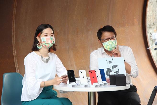 屏东购好礼登录金额破千万，首波抽出电动机车及手机得主。(屏县府提供)