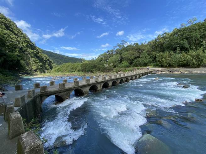新北市坪林区公所为推广坪林之美，举办「110 年坪林之美摄影比赛」，收件日期至今年10月31日止。（坪林区长周庆珍提供）