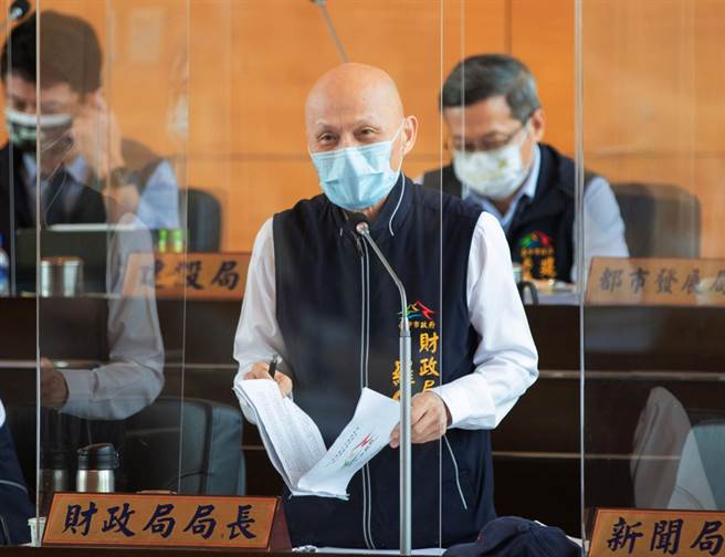 财政局长罗仙法指出，中市可举债空间由107年底88亿元增加为372亿元，财政状况逐步改善中。（陈世宗摄）