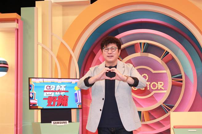 胡瓜主持的《醫師好辣》邁入第7 年，今天在全新攝影棚錄影。（東森綜合台提供）