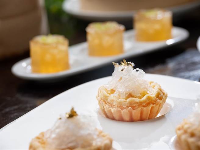 「燕窝蛋挞」 外酥内软，香浓诱人。（台北文华东方酒店提供）