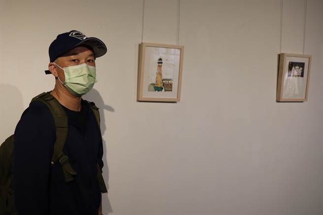 艺术家蔡宗佑以「神话地理」为主题推出与台南庙会有关的水彩作品。（刘秀芬摄）