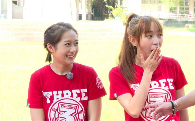 安乙荞（左）和琦琦上《综艺3国智》。（台视提供）