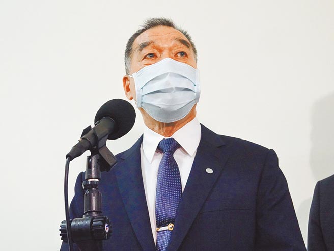 两岸情势紧张，国防部长邱国正强调，守护青天白日满地红国旗是国军本务。（姚志平摄）