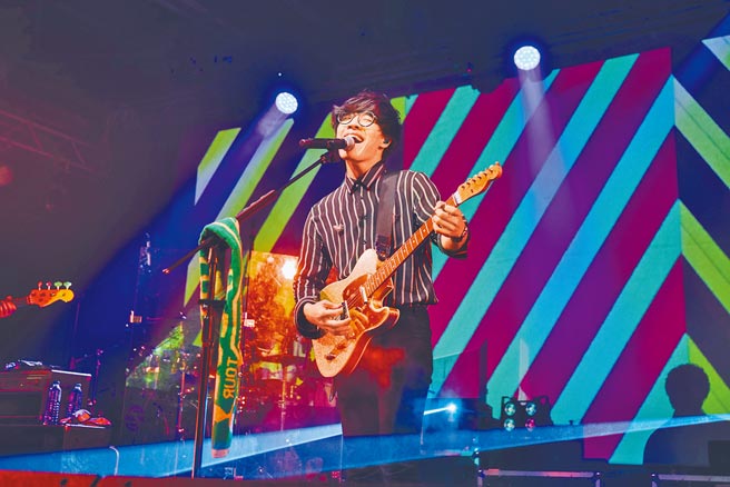 卢广仲将是首位在高雄流行音乐中心举办售票个唱的歌手。（添翼提供）