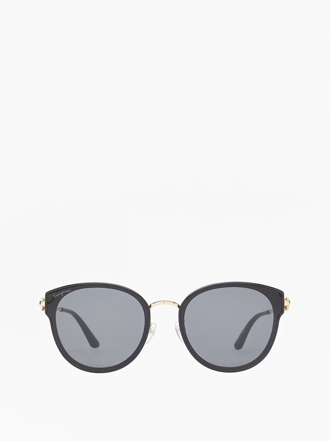 Salvatore Ferragamo黑色太陽眼鏡，1萬2800元。（Salvatore Ferragamo提供）