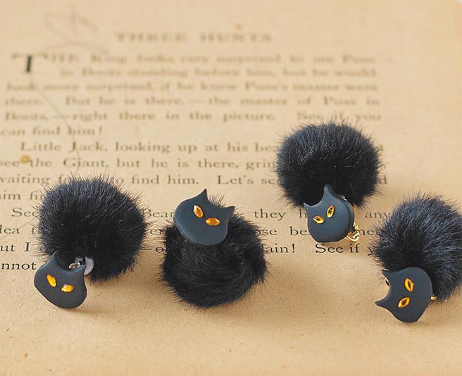 chica 3F 貓與毛球，軟陶耳環 、耳夾，745元。（Pinkoi提供）