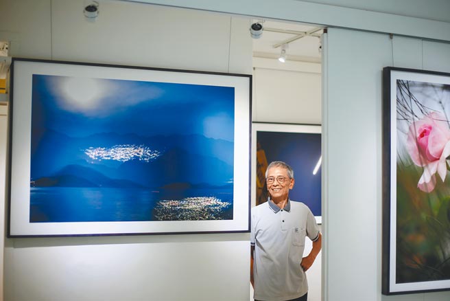 摄影家胡毓豪出书传达镜头的力量。（邓博仁摄）