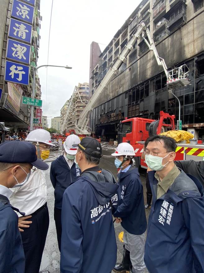 徐国勇在火警发生当日即南下坐镇，并令即要求内政部发函要求各地方政府，即刻启动全面清查盘点高风险建筑物，改善消防设备。