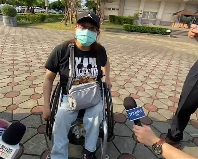 林女誤認母親在大火林女誤認母親罹難昨攔下前總統馬英九陳情，所幸今傳出好消息，母親只是昏迷今已清醒！（石秀華攝）