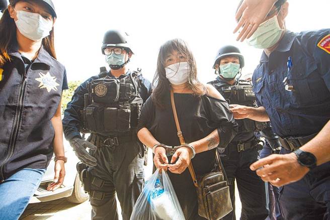 高雄盐埕区城中城大火造成46人死亡、41人轻重伤，检方依过失致死、失火两罪向高雄地方法院声押禁见获准。（本报资料照片）