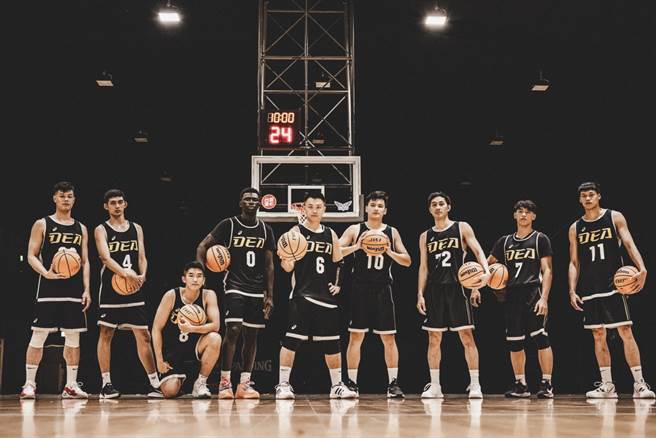 中信特攻的本土球员阵容。(新北中信特攻提供)