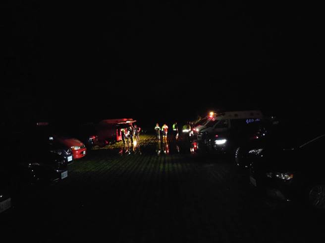 新北市双溪虎豹潭16日下午4时许传出民眾落水。（王扬杰翻摄）
